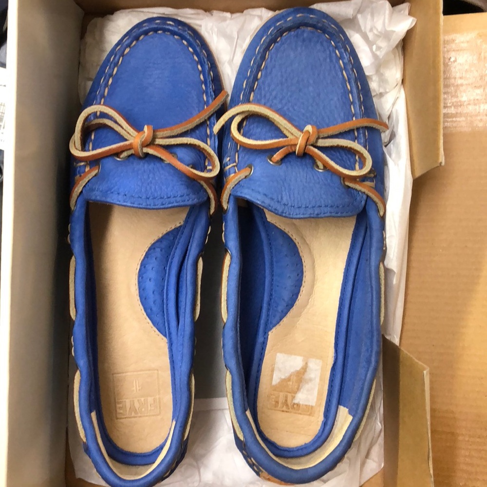 Frye blue leather flat NEW
